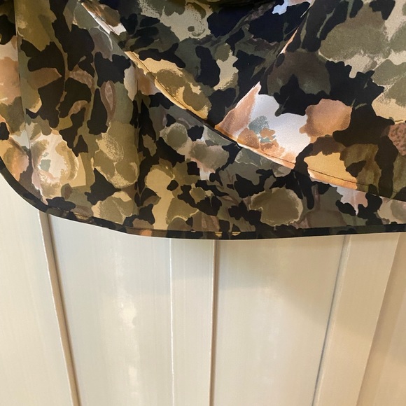 French Connection Off the shoulder dress - Picture 3 of 8